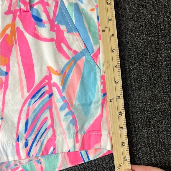 Lilly Pulitzer Callahan Vibrant Summer Style Shorts, Womens 4 - Picture 2 of 7